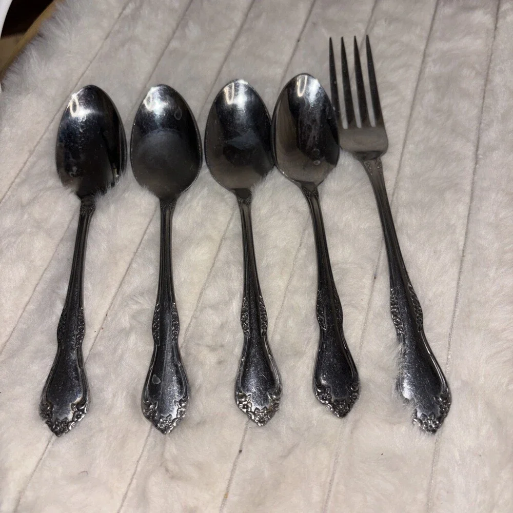 Wm. A. Rogers Oneida MANSFIELD Deluxe Stainless Flatware 5 PCs 4 Spoons 1 Fork